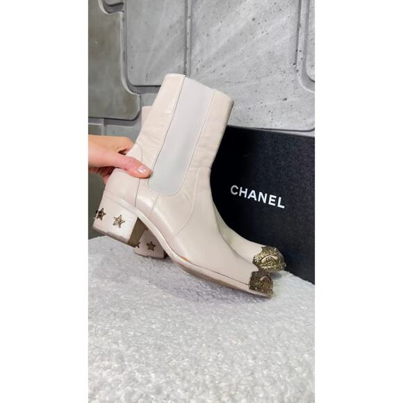 Chanel Paris-Dallas Beige Leather Ankle Boots - Size 37 - Picture 2 of 16